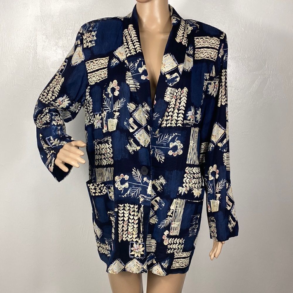 Emily Adams vintage artsy single button closure blazer, size M.